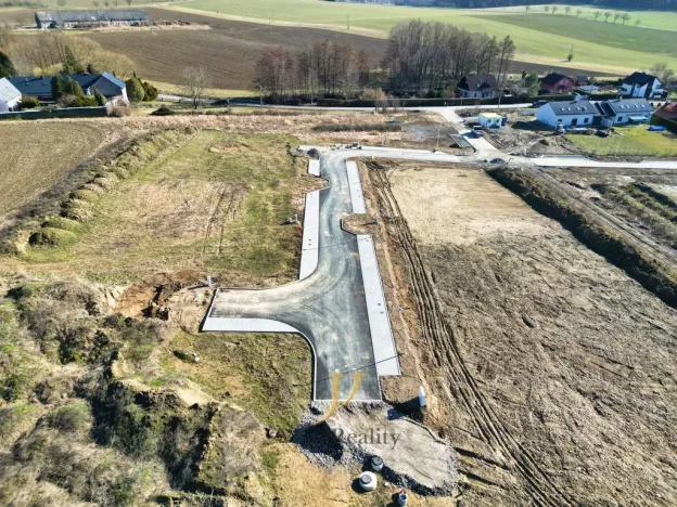 Prodej pozemku pro bydlení, Komárov, 1718 m2