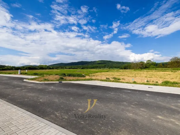Prodej pozemku pro bydlení, Komárov, 752 m2
