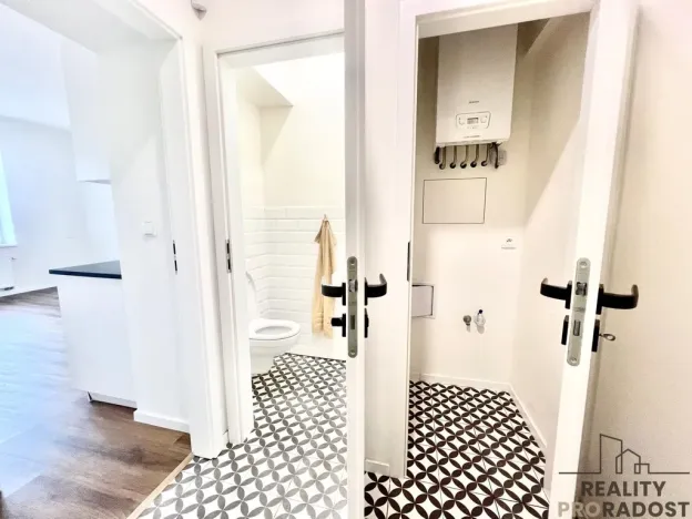 Pronájem bytu 2+kk, Praha, Na Jezerce, 40 m2