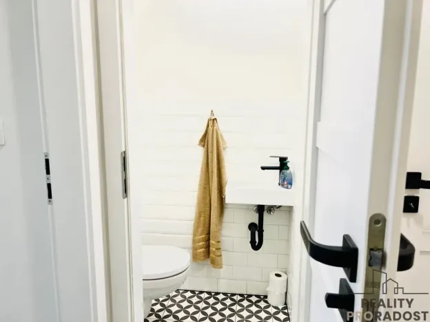 Pronájem bytu 2+kk, Praha, Na Jezerce, 40 m2