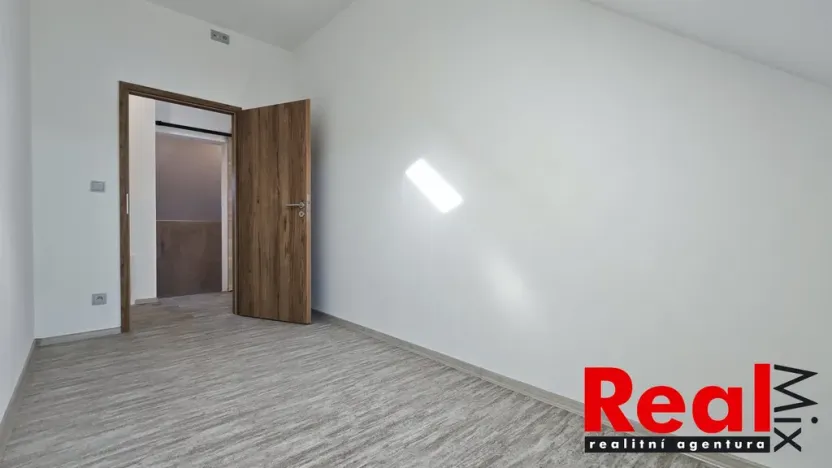 Pronájem bytu 4+kk, Krumvíř, 97 m2
