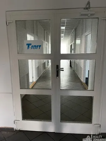 Pronájem kanceláře, Praha - Žižkov, U zásobní zahrady, 347 m2