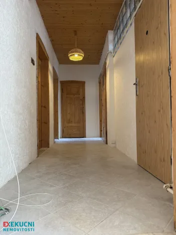 Prodej bytu 4+1, Karlovy Vary - Rybáře, nám. 17. listopadu, 105 m2