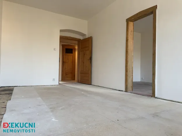 Prodej bytu 4+1, Karlovy Vary - Rybáře, nám. 17. listopadu, 105 m2