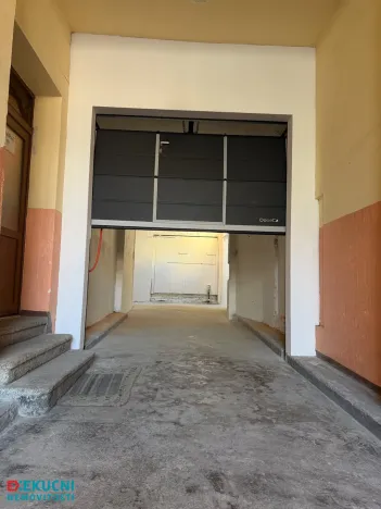 Prodej bytu 4+1, Karlovy Vary - Rybáře, nám. 17. listopadu, 105 m2