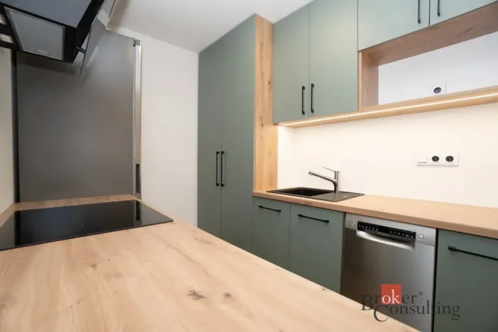 Pronájem bytu 2+kk, Praha - Kobylisy, Hlaváčova, 48 m2