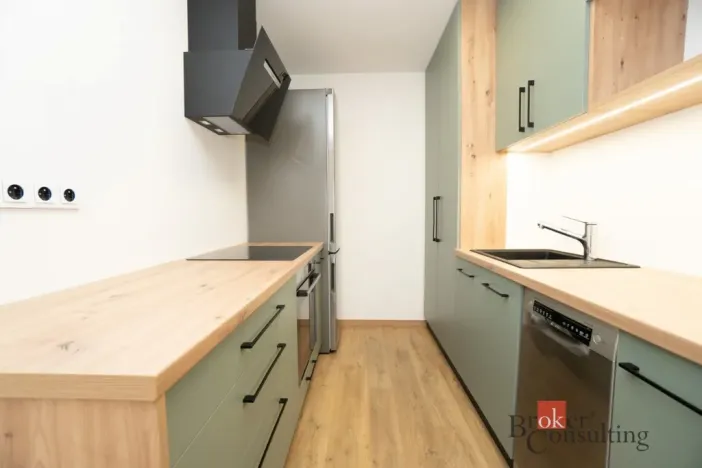 Pronájem bytu 2+kk, Praha - Kobylisy, Hlaváčova, 48 m2