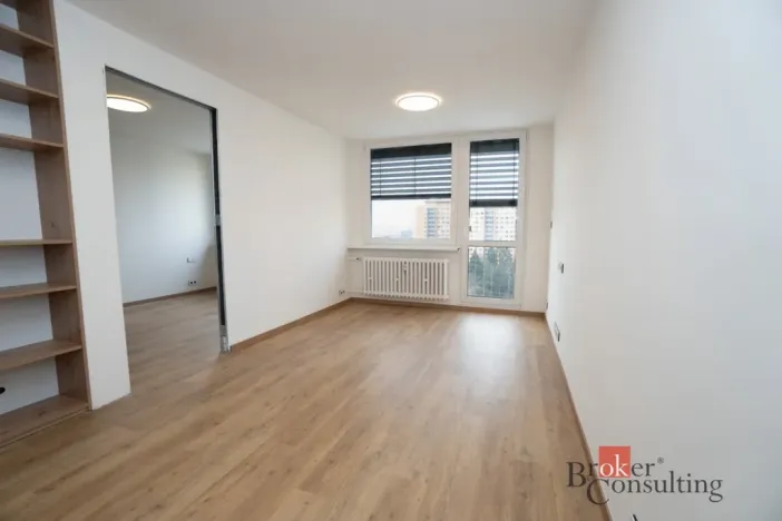 Pronájem bytu 2+kk, Praha - Kobylisy, Hlaváčova, 48 m2