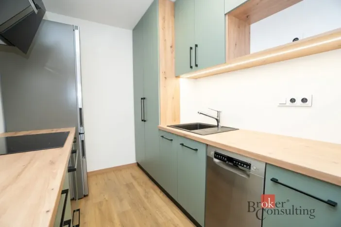 Pronájem bytu 2+kk, Praha - Kobylisy, Hlaváčova, 48 m2