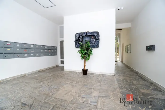 Pronájem bytu 2+kk, Praha - Kobylisy, Hlaváčova, 48 m2