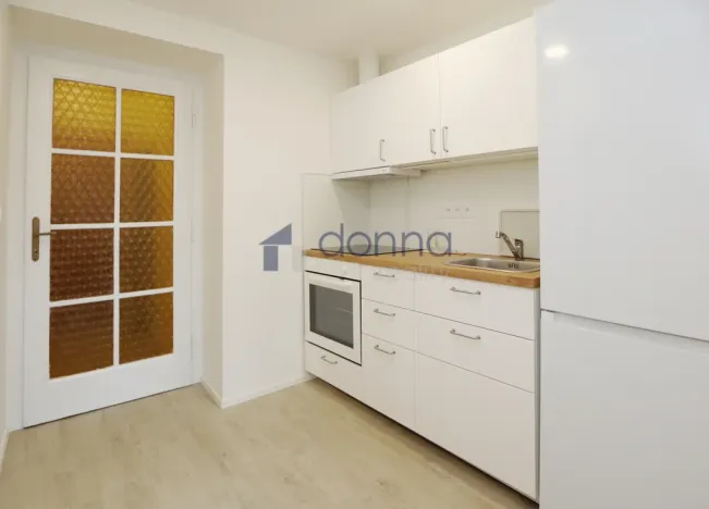 Pronájem bytu 1+kk, Praha, Rostovská, 22 m2