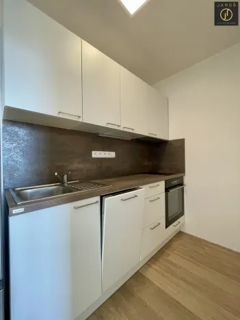 Pronájem bytu 2+kk, Praha - Nusle, Hvězdova, 35 m2