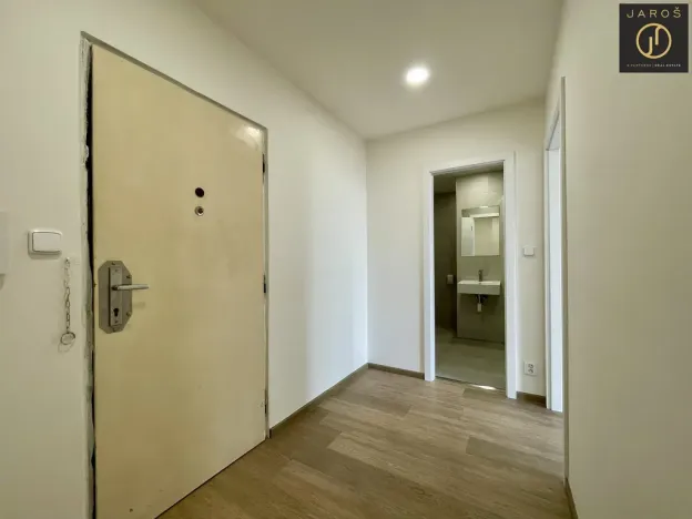 Pronájem bytu 2+kk, Praha - Nusle, Hvězdova, 35 m2