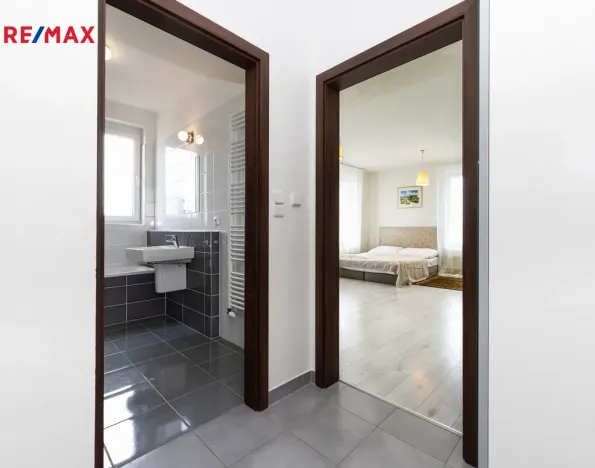 Pronájem bytu 1+kk, Praha - Stodůlky, Svitákova, 32 m2