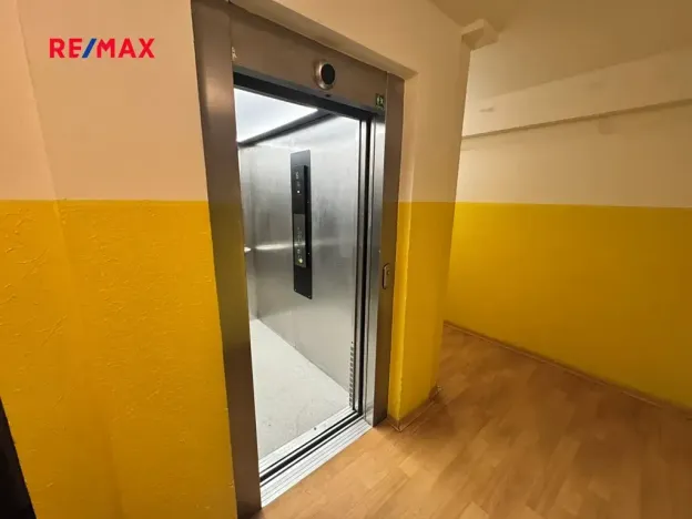 Pronájem bytu 3+kk, Praha - Bohnice, Řešovská, 56 m2