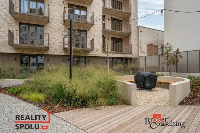 Pronájem garážového stání, Brno - Zábrdovice, Bratislavská, 19 m2