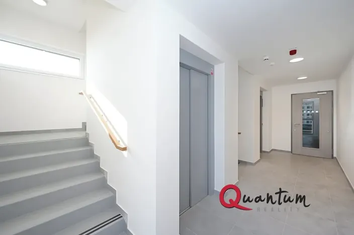 Pronájem bytu 2+kk, Praha - Vysočany, Poděbradská, 50 m2