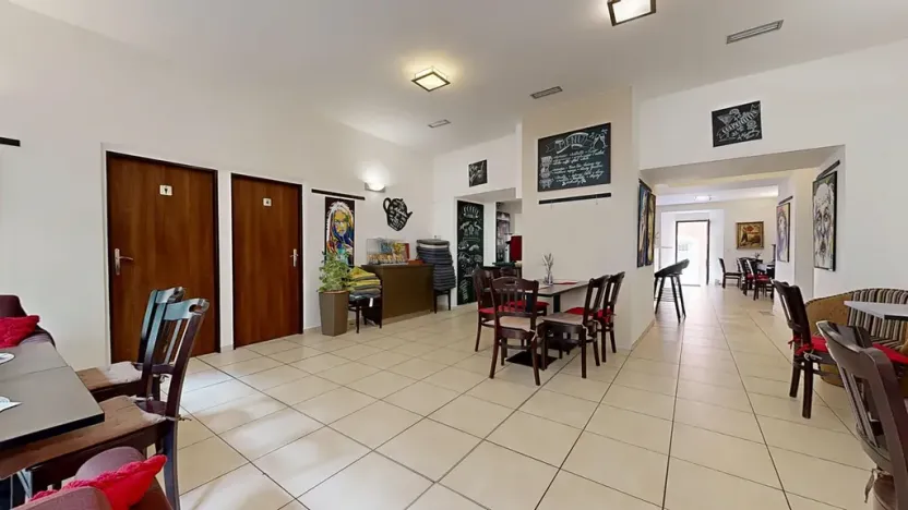 Prodej obchodního prostoru, Chrudim, Resselovo náměstí, 121 m2