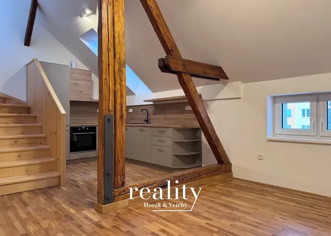 Pronájem atypického bytu, Moravské Budějovice, Gymnazijní, 73 m2