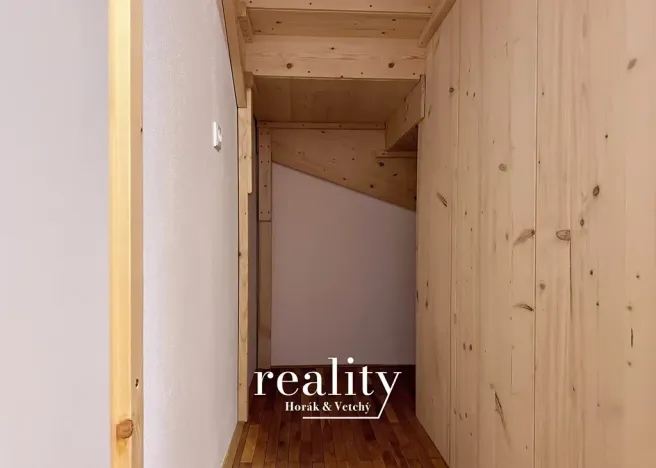 Pronájem atypického bytu, Moravské Budějovice, Gymnazijní, 73 m2