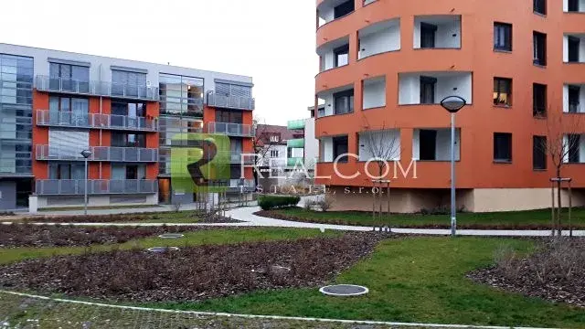 Pronájem bytu 1+kk, Praha - Kobylisy, Čumpelíkova, 39 m2