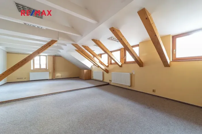 Prodej kanceláře, Šumperk, nám. Míru, 200 m2