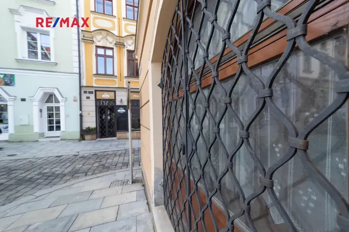 Prodej komerční nemovitosti, Šumperk, nám. Míru, 200 m2