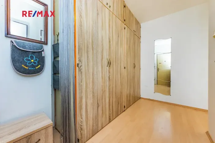 Prodej bytu 1+kk, Praha - Prosek, Vysočanská, 37 m2