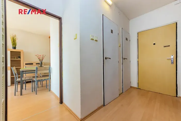 Prodej bytu 1+kk, Praha - Prosek, Vysočanská, 37 m2