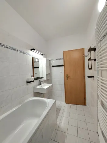 Pronájem bytu 2+kk, Hradec Králové - Třebeš, Ve Stromovce, 45 m2