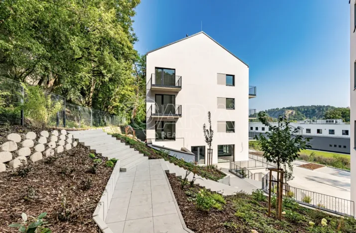 Pronájem bytu 1+kk, Praha - Hlubočepy, Na Zlíchově, 26 m2