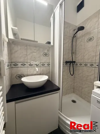 Pronájem bytu 1+1, Hrušovany u Brna, Žižkova, 31 m2