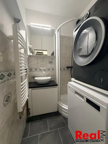 Pronájem bytu 1+1, Hrušovany u Brna, Žižkova, 31 m2