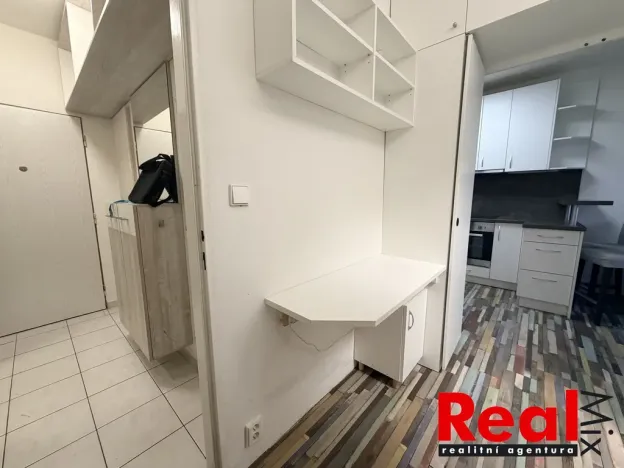 Pronájem bytu 1+1, Hrušovany u Brna, Žižkova, 31 m2