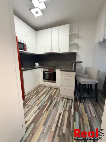 Pronájem bytu 1+1, Hrušovany u Brna, Žižkova, 31 m2