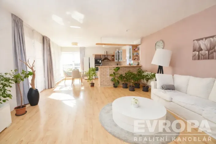 Pronájem rodinného domu, Velké Přílepy, Seifertova, 170 m2