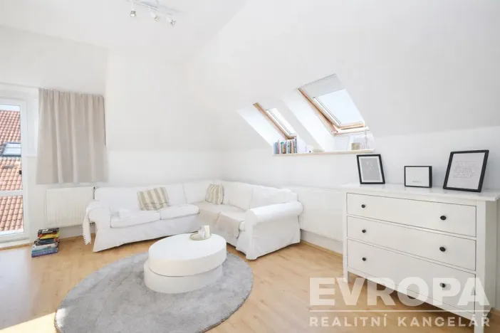 Pronájem rodinného domu, Velké Přílepy, Seifertova, 170 m2