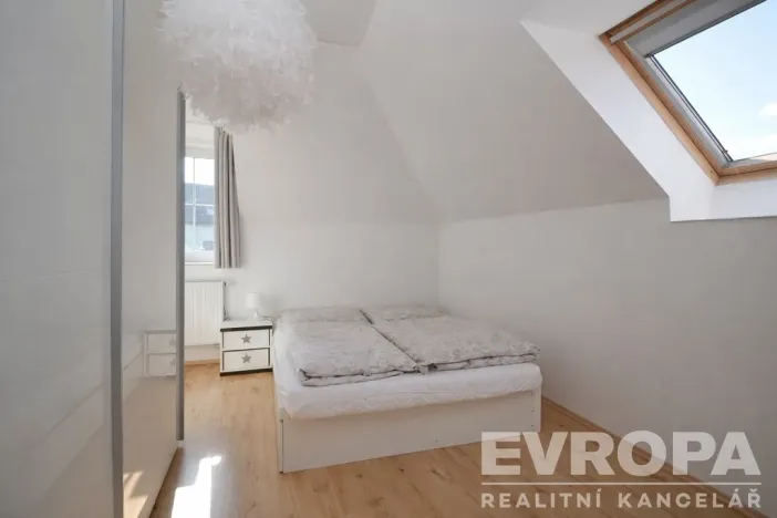 Pronájem rodinného domu, Velké Přílepy, Seifertova, 170 m2