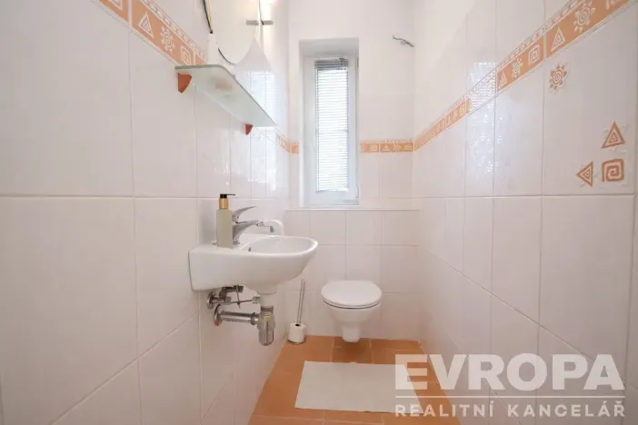 Pronájem rodinného domu, Velké Přílepy, Seifertova, 170 m2