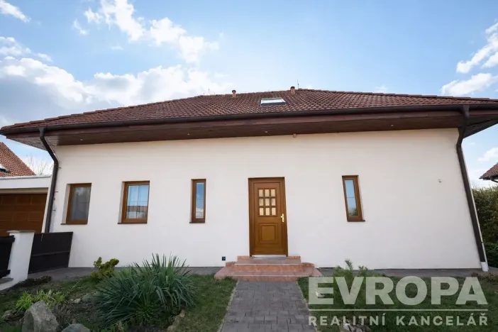 Pronájem rodinného domu, Velké Přílepy, Seifertova, 170 m2