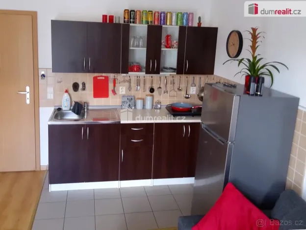 Pronájem bytu 1+kk, Karlovy Vary, Nejdlova, 36 m2