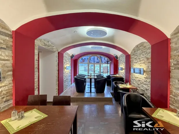 Prodej ubytování, Louny, Mírové náměstí, 530 m2