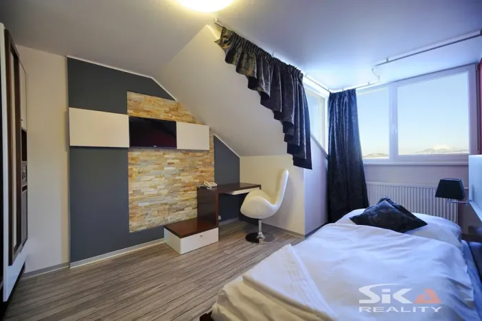 Prodej ubytování, Louny, Mírové náměstí, 530 m2