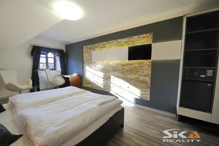 Prodej ubytování, Louny, Mírové náměstí, 530 m2