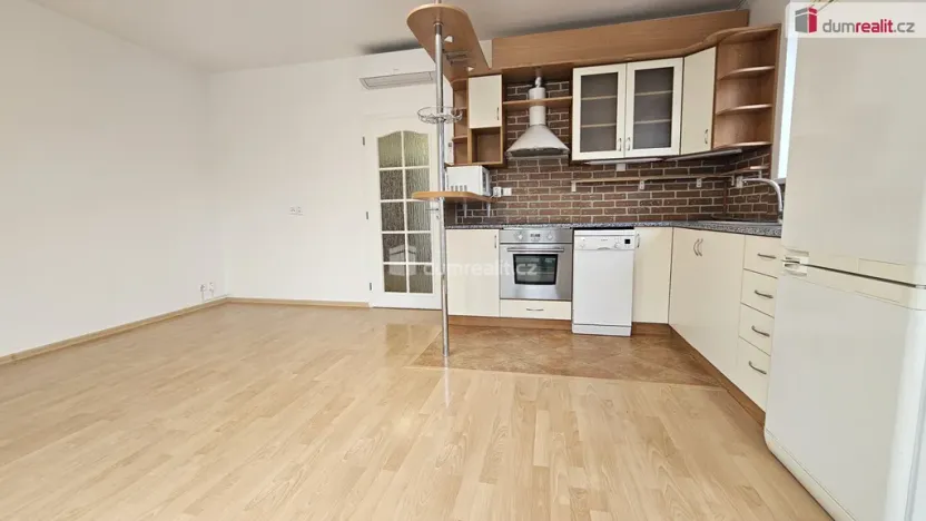 Pronájem bytu 2+kk, Praha - Záběhlice, Velenovského, 53 m2