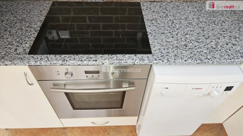 Pronájem bytu 2+kk, Praha - Záběhlice, Velenovského, 53 m2