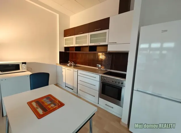 Pronájem bytu 1+kk, Praha - Libeň, Českomoravská, 42 m2