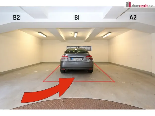 Pronájem garáže, Praha - Košíře, náměstí Josefa Machka, 13 m2