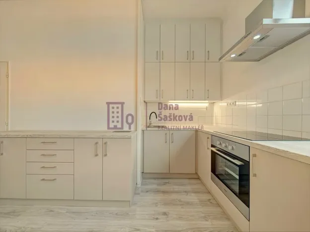 Pronájem bytu 3+kk, Jindřichův Hradec - Jindřichův Hradec II, Sládkova, 61 m2