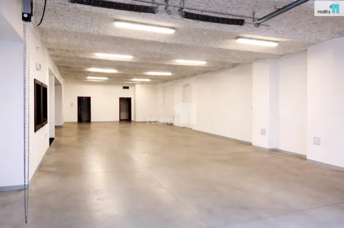 Pronájem skladu, Karlovy Vary - Dvory, Chebská, 213 m2